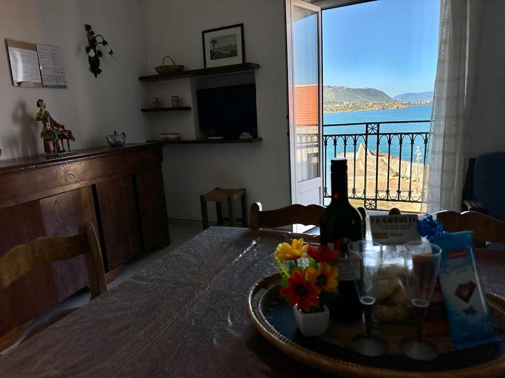 Molo Sea View Apartment Cefalù Eksteriør billede